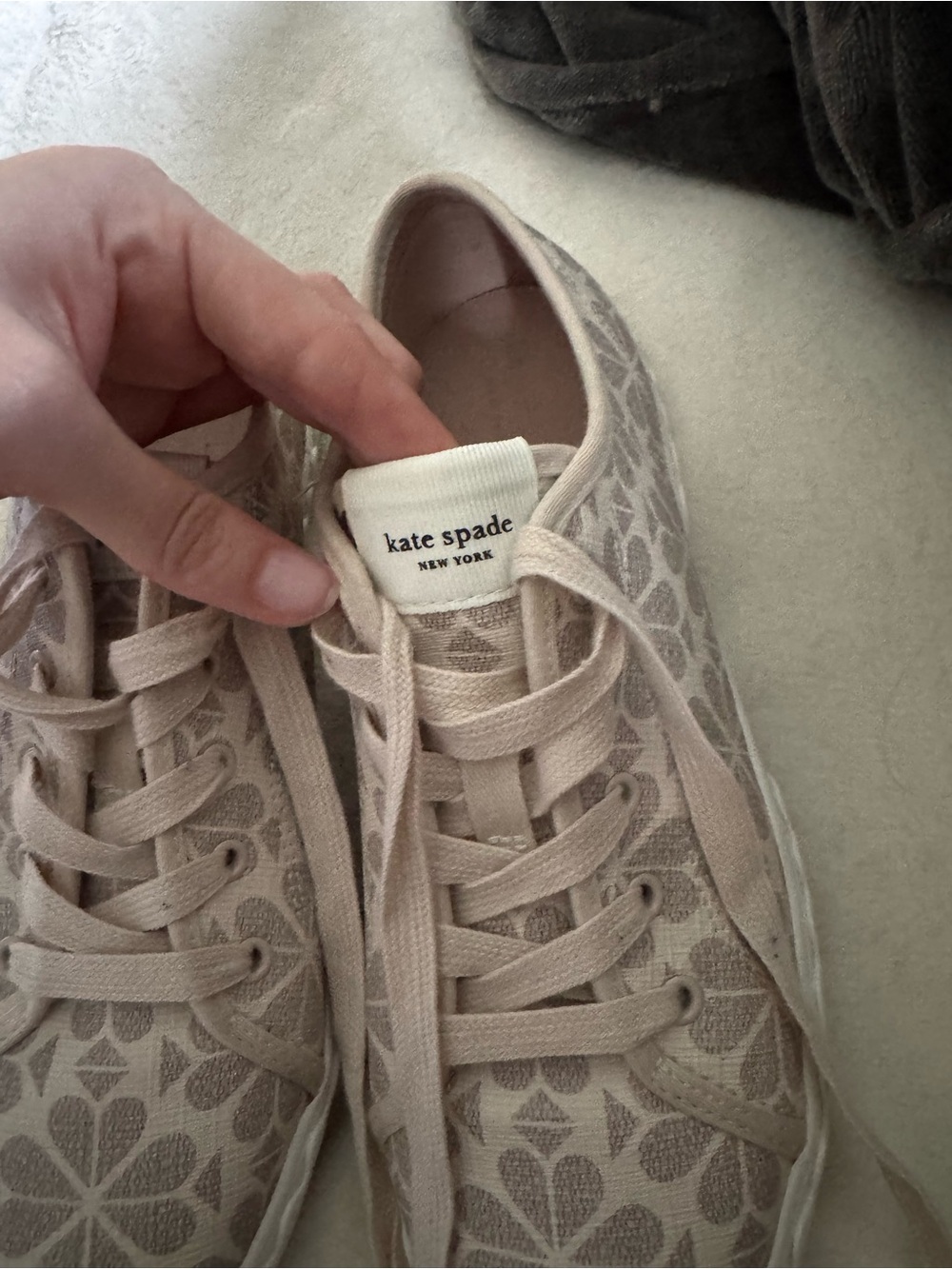 The Kate Spade Vale Spade Flower Coated Canvas Sneakers SZ 8.5B - Picture 7 of 14